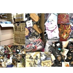 50 Pcs Name Brand Dept Store Fashion Jewelry Lot Bracelets Earrings Necklaces